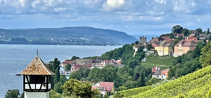 Blick vom Höhenweg nach/auf Meersburg